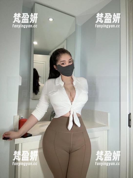 微密圈 - 120斤的小王同学的空姐写真，网盘里好像漏出了些不便的趣事-梵盈妍