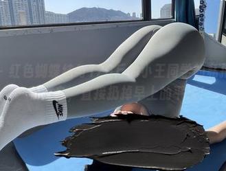 微密圈 - 红色蝴蝶结与120斤的小王同学的私拍戏法：一秒变身，直接扔掉早上的平淡！