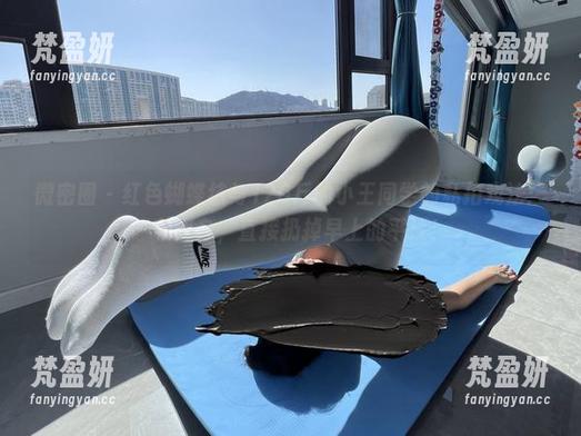 微密圈 - 红色蝴蝶结与120斤的小王同学的私拍戏法：一秒变身，直接扔掉早上的平淡！-梵盈妍