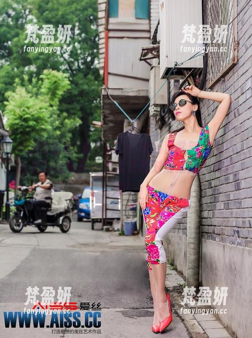 AISS爱丝(钻石版) - 天台日常新图包！松果儿的镜头好像从来没对准过我，真有趣。-梵盈妍