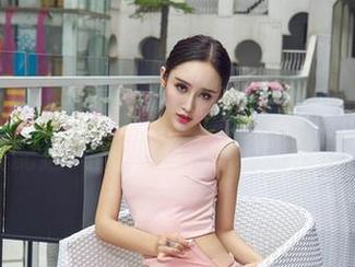 AISS爱丝(黄金版) - 私房图包里的灵儿，搭配这美丝真是意外的贴合感。