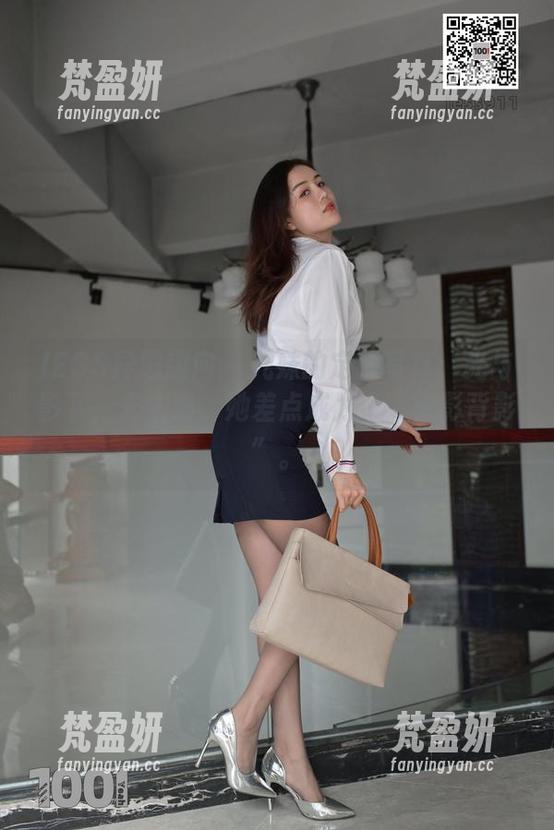 IESS异思趣向 - 九妹的定制写真：光与影下，光太强，她差点成为了“黑影背影”。-梵盈妍