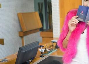 MiStar魅妍社 - Angela小热巴在浴缸里的思考，点击下载，想象她的对话。