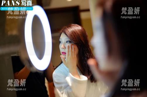 PANS - 更新来了，娇娇短裤原图太魔幻，是人间仙女没错了！-梵盈妍
