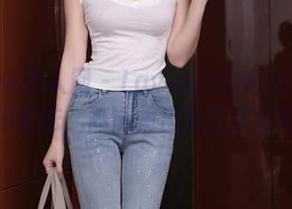 Xiuren秀人网 - Lavinia肉肉在线：女仆魔法，高能输出的日常分享