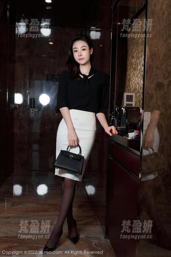 Xiuren秀人网 - 紧急呼叫！sibyl是女巫新作的镂空写真刚上线——我已经准备好论战了！-梵盈妍