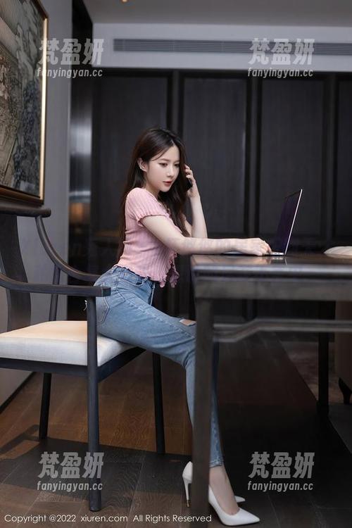 Xiuren秀人网 - z杯悠悠的居家乐翻天：私房合集大曝光，想说的尽在不言中～-梵盈妍
