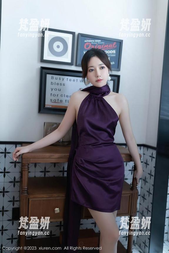 Xiuren秀人网 - 制服+夏旖诺＝一种你想不到的搭配！精选写真，快来“试卷”一下。-梵盈妍
