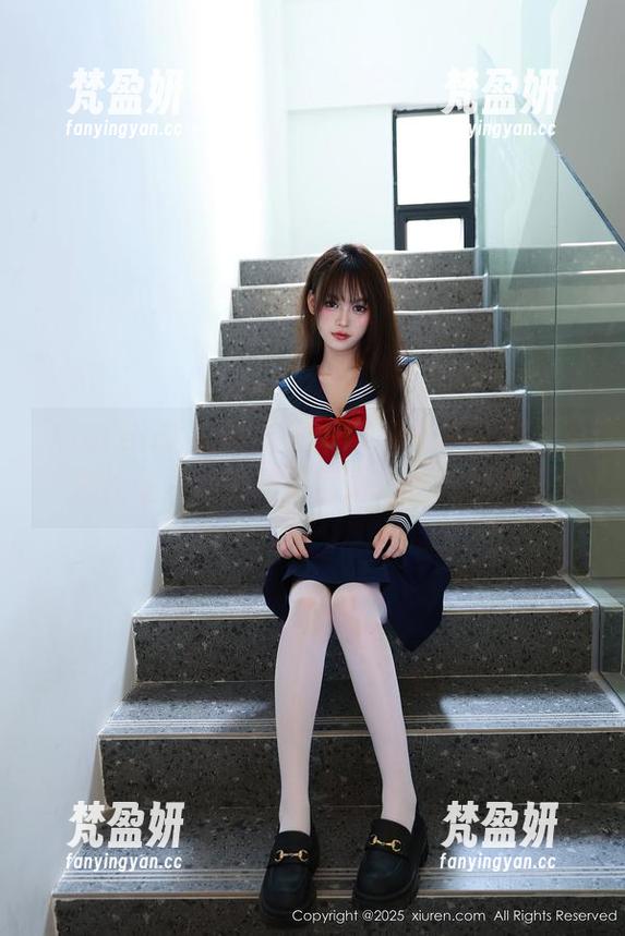 Xiuren秀人网 - 原图聊聊容容容Alice，那比基尼的骚动不言而喻。作品飞起！-梵盈妍