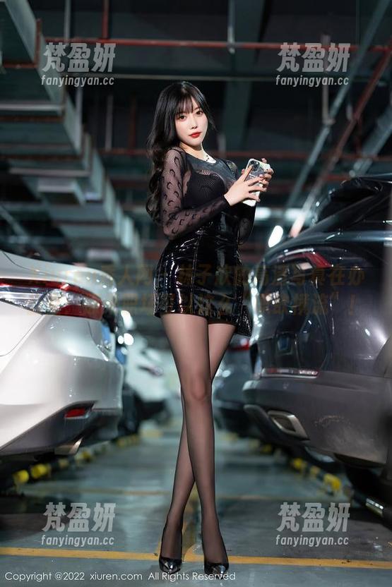 Xiuren秀人网 - 林子欣的高清写真在办公室：原来职场可以这么“职欲横流”！-梵盈妍
