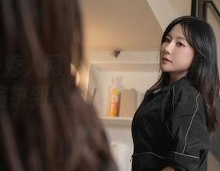 Xiuren秀人网 - 图片里的鱼尾fish厨娘：从锅铲到镜头，她总能令人瞩目。