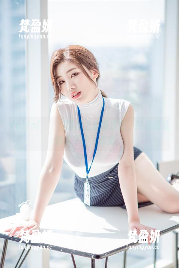 Yebin(전예빈)游艇上最新资源，眼花缭乱的样子让人想追。-梵盈妍