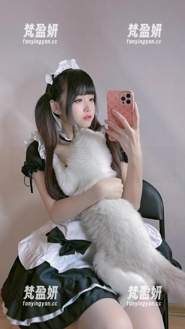 miko酱ww的礼服，cos的道路上总有一些小插曲，哈哈，大家也太认真了吧？-梵盈妍