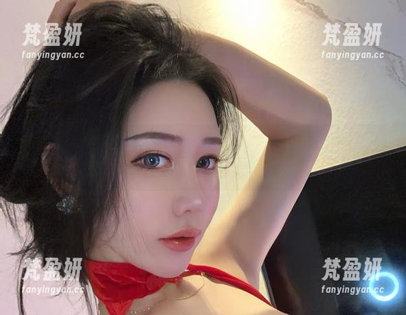 微密圈 - 不爱笑的赛琳的“用心看”，图包里藏了点啥？-梵盈妍