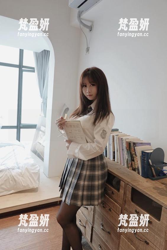 依依超级懒绑带内衣图包，下载前提醒：后果自负哦！-梵盈妍