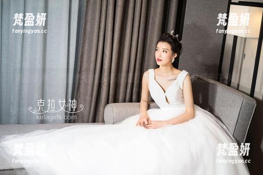 克拉女神 - 这组依娜丝泳衣高清图，别说了，我只想坐在沙滩等海浪了！-梵盈妍