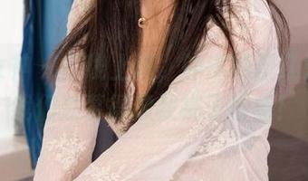 克拉女神 - 在线上班，钟淇的粉红之魅让我们羡慕得像被桃子诱惑！
