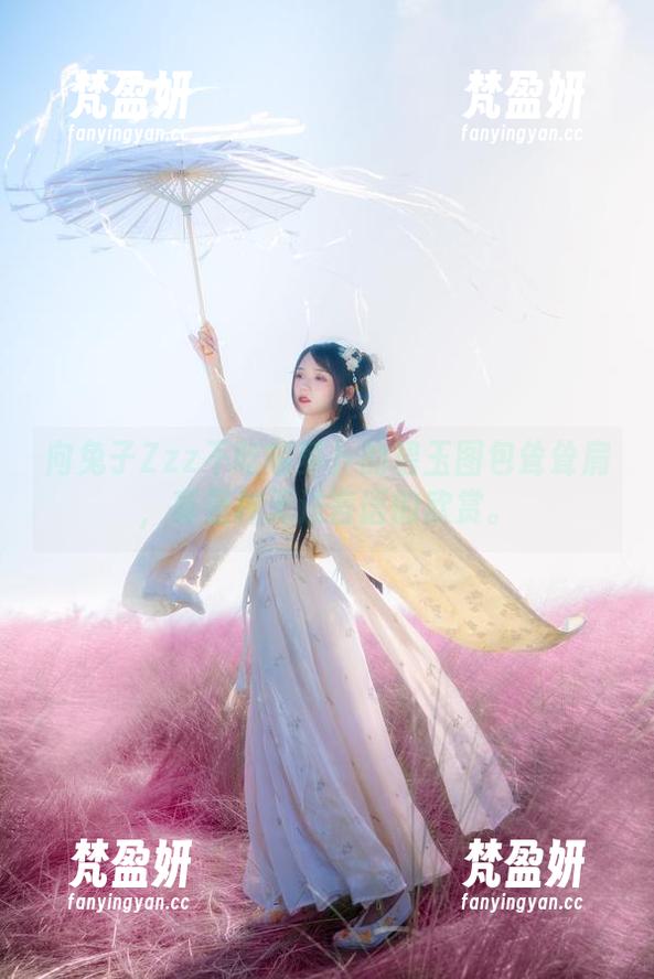 向兔子Zzz不吃胡萝卜的碧玉图包耸耸肩，真是种无法言语的欣赏。-梵盈妍