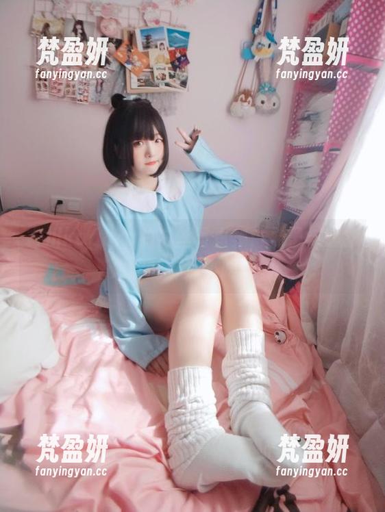 古川kagura的白丝写真集：袜子与想象之间的那点小暧昧。-梵盈妍
