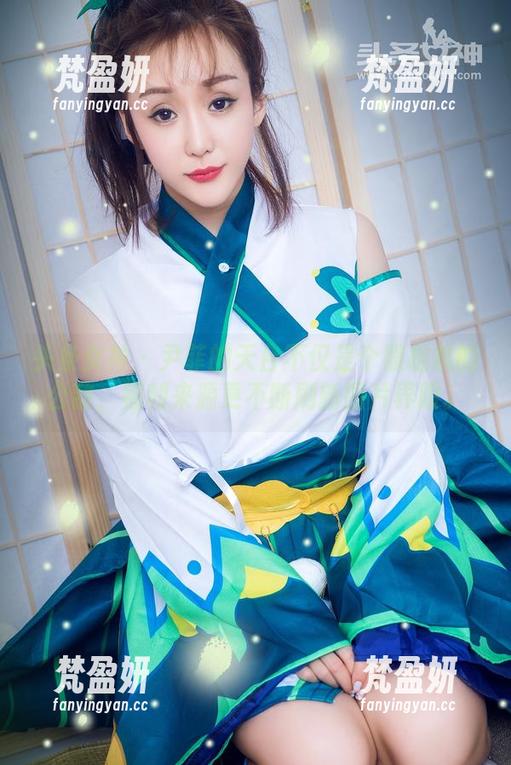 头条女神 - 尹菲的天台不仅是个照相机的公敌，福利来源更不断刷新图片界限。-梵盈妍