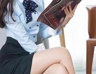 头条女神 - 张梓柔与吊带之间的火花，这作品集分享别有一番风味。