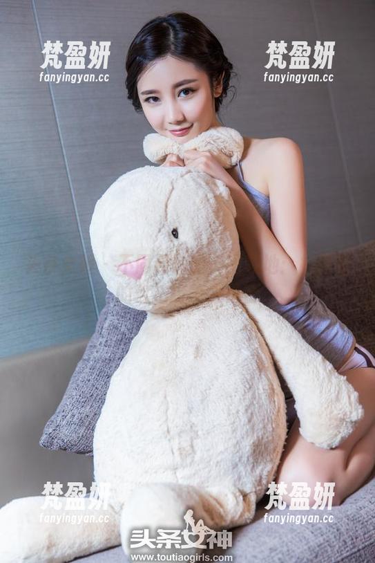 头条女神 - 不同寻常的美图领地：杜菲菲的自拍纷争大集合-梵盈妍