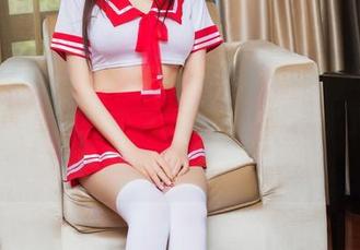 头条女神 - 网盘神秘档案：杨漫妮baby的JK作品，这种雅致与青春差不多是同一个频率吧？