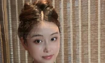 微密圈 - 笔记本与奶雯的秘书制服，作品里的每一个细节都在低语，迷失在不经意的时刻。