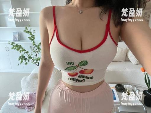 微密圈 - 套图里的安妮yoo：泳池角落的迷离，别太认真啊，哈哈。-梵盈妍