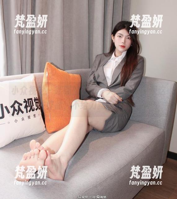 小众视觉 - 嘤嘤的白色，大家快来围观这件作品，不给力就扣分哦。-梵盈妍