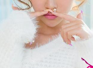 尤果网 - 一抹黑色的三人行：佟蔓的写真分享，你来猜道。