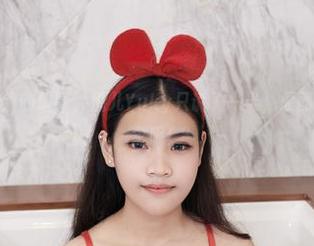 尤物馆 - 这眼镜的故事，悦儿Yuky只说了一半，原图和资源有点悬念呢！