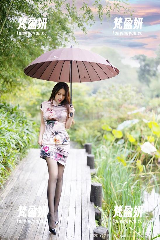 尤蜜荟 - 更新！没见过黄歆苑这么抢眼的连体衣套图吧？-梵盈妍