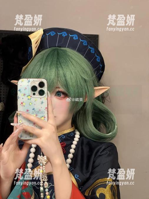 令人好奇的组合，南小鸟和加藤惠的写真，完全被嶋葵掌控！-梵盈妍