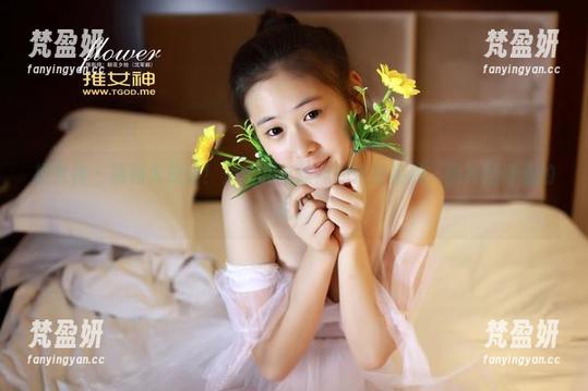 推女神 - 福利大放送！刘钰儿与丝袜的亲密接触，图片怪好看的说！-梵盈妍