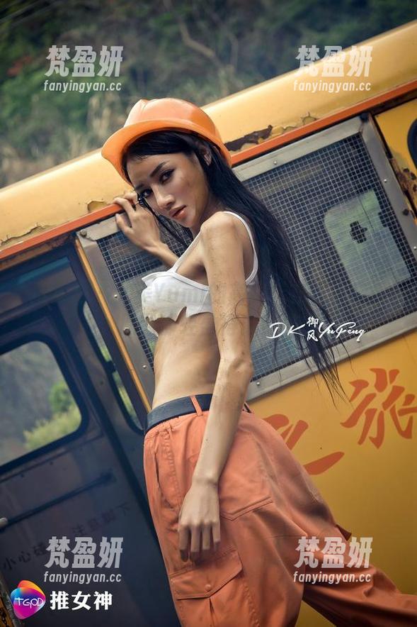 推女神 - 尤美Yumi的高跟鞋在线挑战重力，原图却轻盈得像在跳舞。-梵盈妍