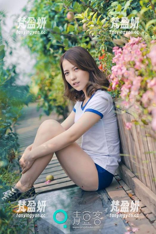 推女神 - 潇同学的睡衣时光：无圣光，原图也有一丝邂逅-梵盈妍