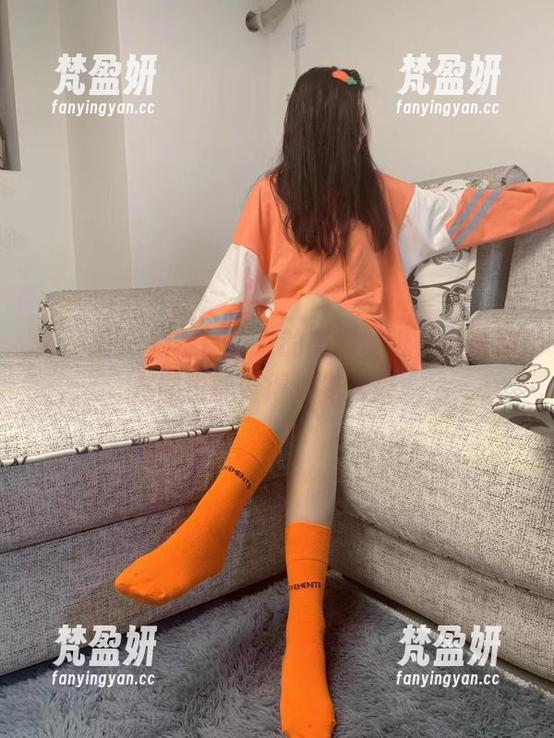 微密圈 - 用提袜少女的高清壁纸，微信朋友圈也能变得迷离起来。-梵盈妍