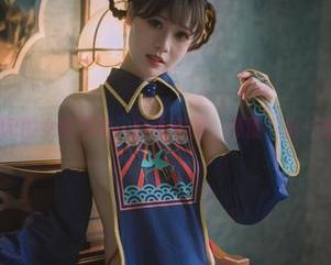 星黛鹿鹿i的女警日常：打击犯罪，顺便自拍一套写真！