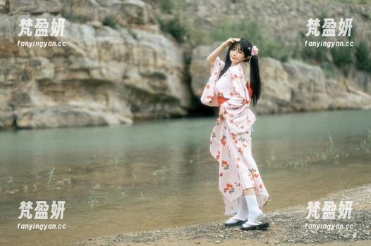 图包里的眼镜，似乎在低语；桜井宁宁在哪呢？-梵盈妍