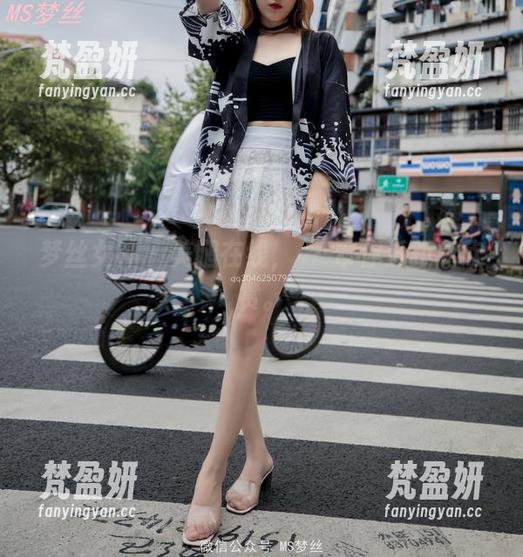 梦丝女神 - 美腿在线，玥玥带你近距离欣赏。-梵盈妍