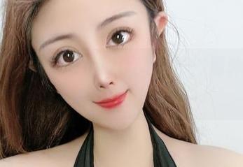 微密圈 - 海豚baby2021写真：那种轻松的美让人羡慕