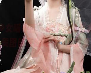 “爆机少女喵小吉”说了，镜花水月中的每一张美图都在邀请你！赶紧来领取！