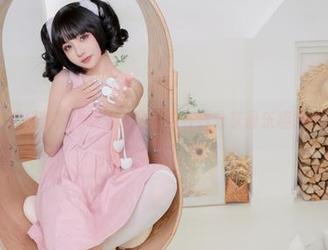 在家也要优雅，爆机少女喵小吉在线分享最乐趣的瑜伽时光