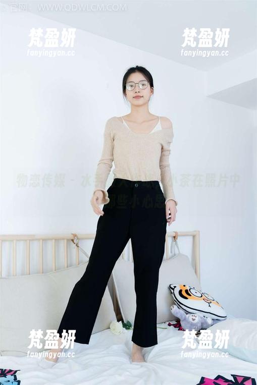 物恋传媒 - 水手服大作战，小茶在照片中的那些小心思-梵盈妍