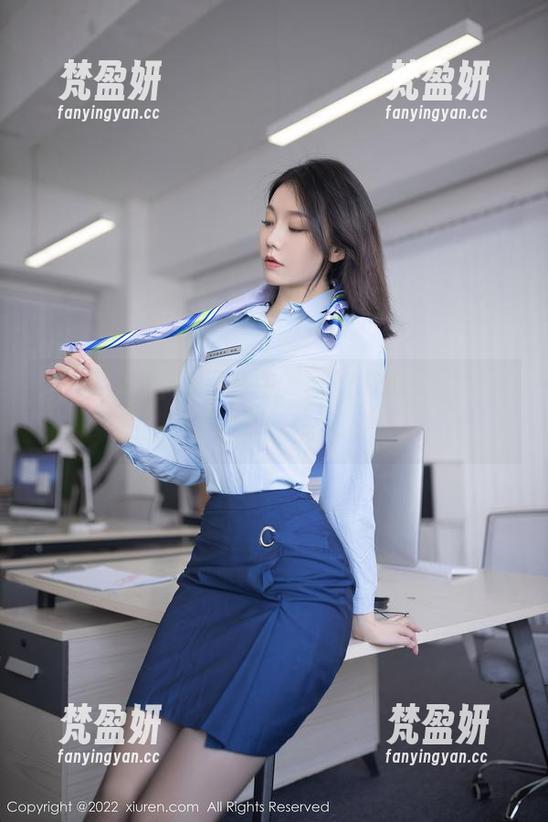 秀人网 - 白兔西希在天台的高清图库，跟着风飘飘然-梵盈妍