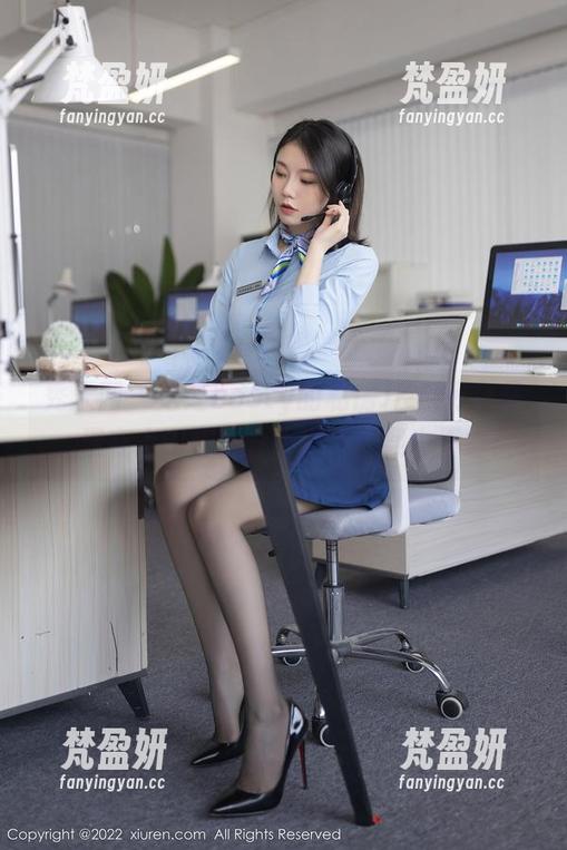 秀人网 - 芝芝booty的私房JK系列合集：现在上课都满分，随便翻翻也不错！-梵盈妍