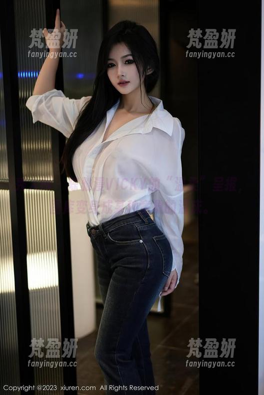 秀人网 - 陈雅漫VICKY的“温柔”呈报，图库变身成某种意象的温床。-梵盈妍