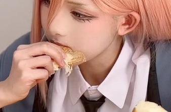 看！原图如何让腥味猫罐的校园作品变成了欢乐集市！