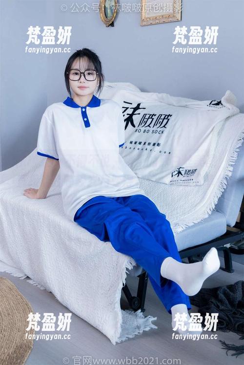袜啵啵 - 不得不说，稚予的厚白丝美图，直接让我峥嵘岁月变得柔软，赶紧分享给你们。-梵盈妍